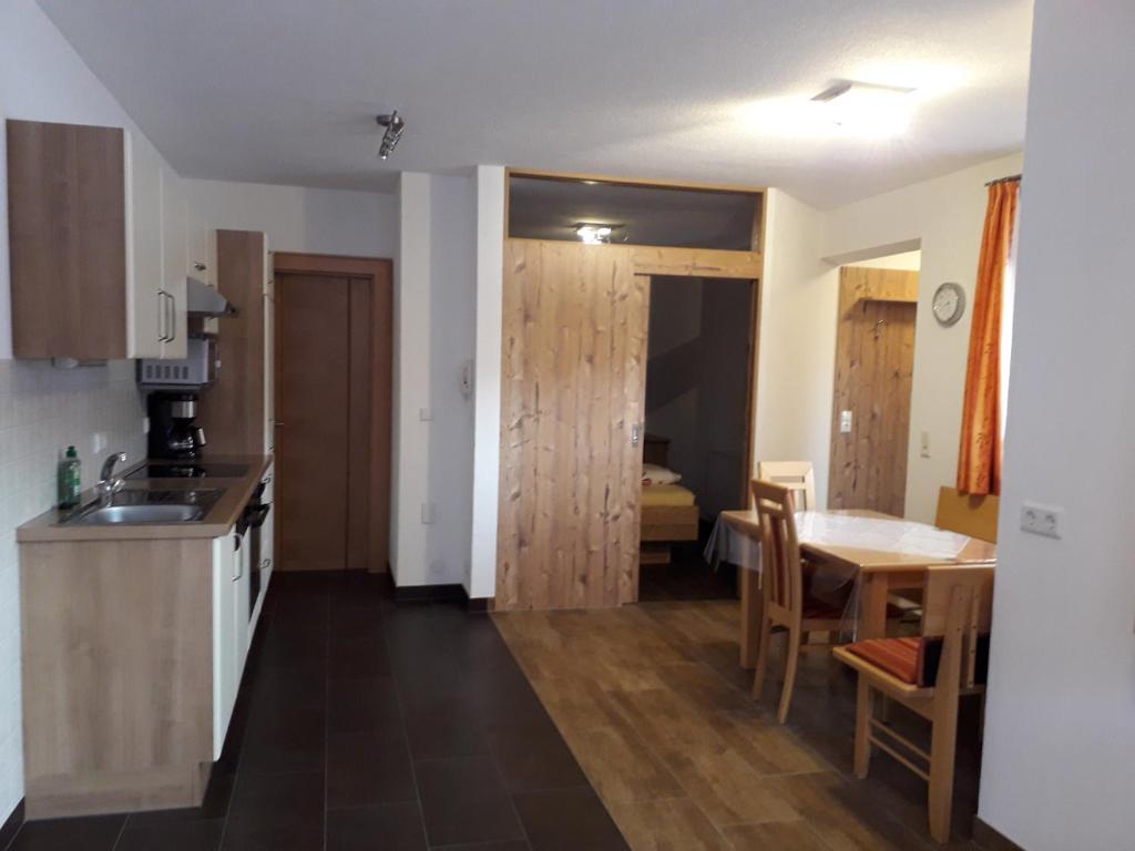 Kuchyňa alebo kuchynka v ubytovaní Ferienwohnung Eiterer