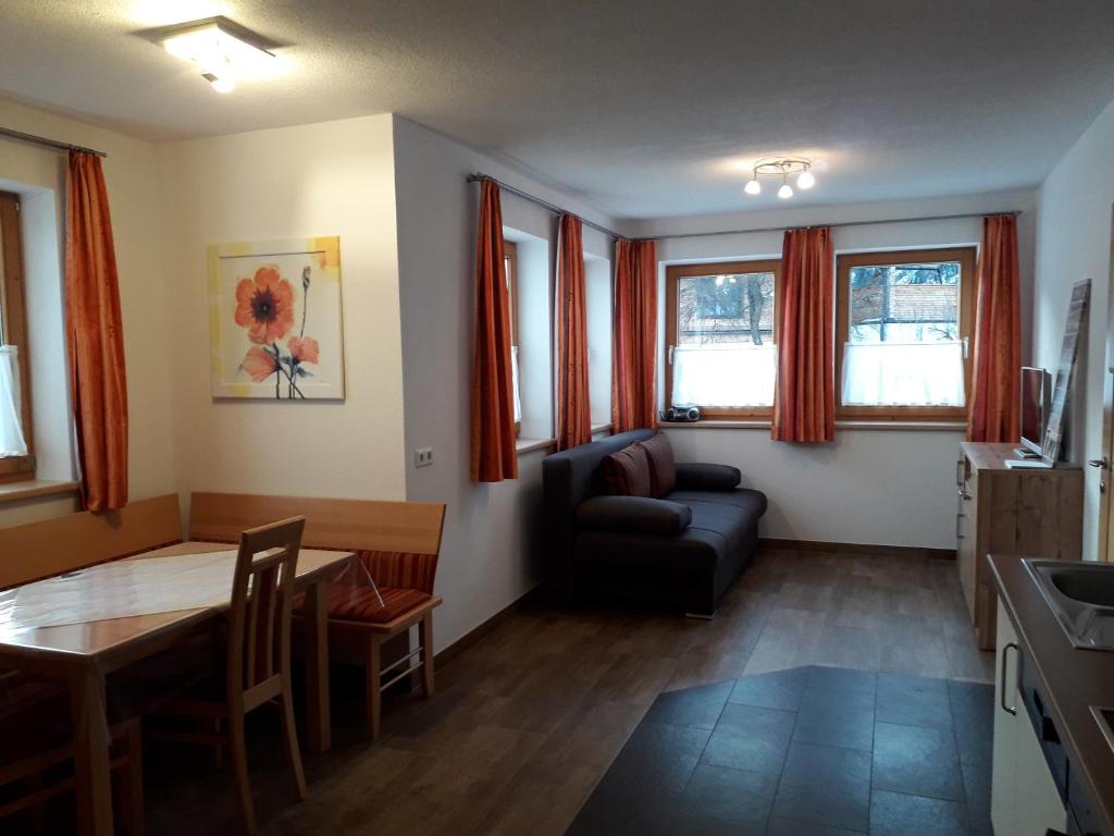 Posedenie v ubytovaní Ferienwohnung Eiterer