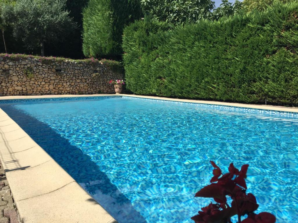 Swimmingpoolen hos eller tæt på LA PICHIOLINE