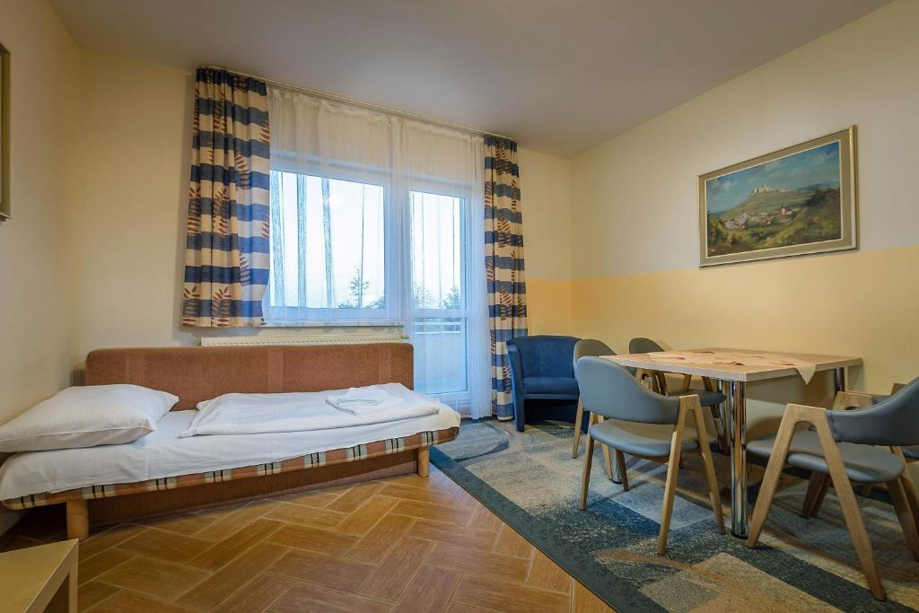 Miramonti Apartmány - Apartment With Balcony
