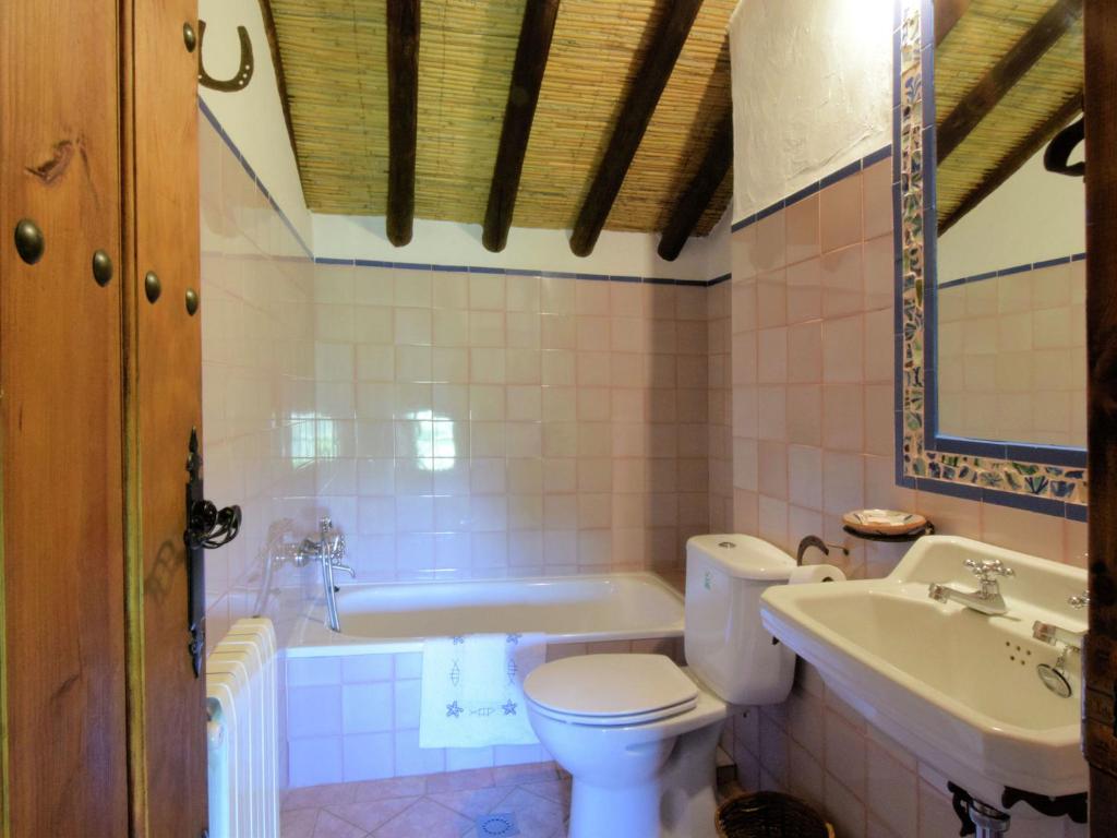 Fotografia z galérie ubytovania Cottage in Fuentes de Cesna with swimming pool v destinácii Fuentes de Cesna