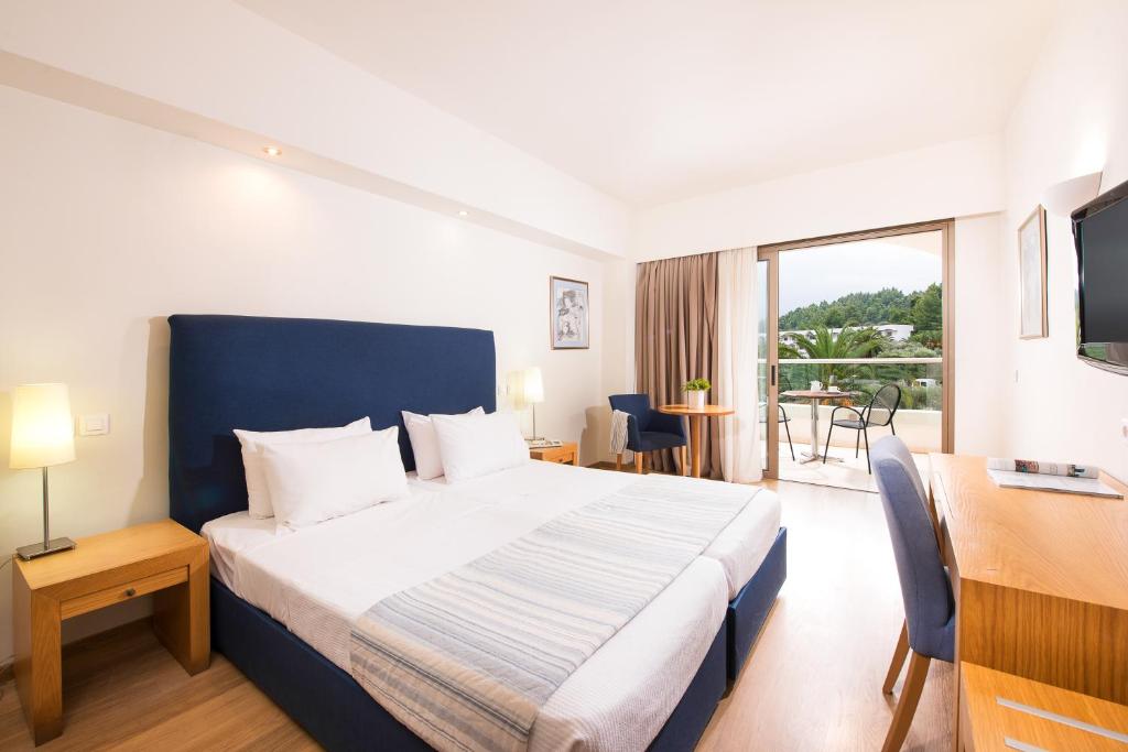 Kassandra Palace Seaside Resort - 