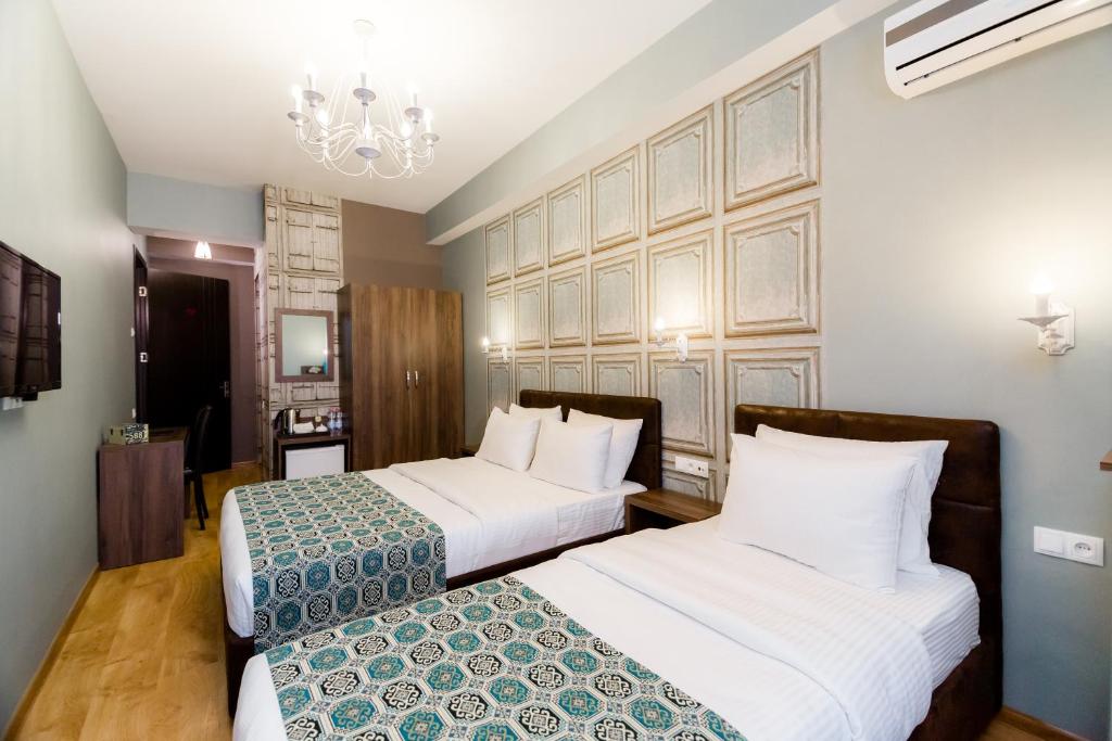Hotel Diamond - Economy Triple Room