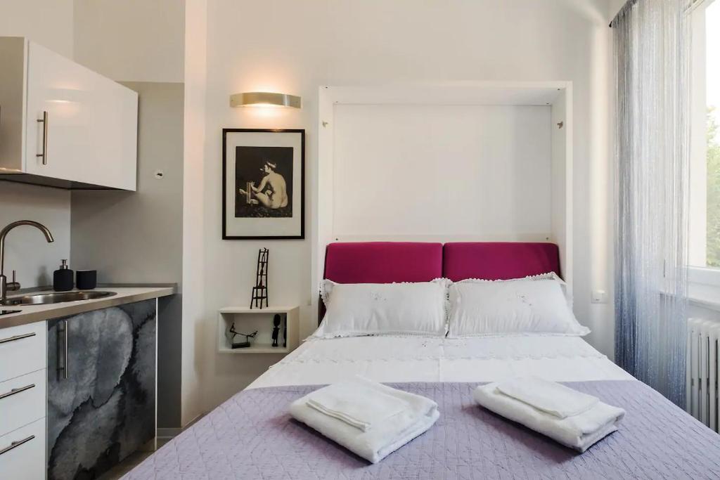ℒovely & ℰlegant Studio next to Duomo/Missori - Superior Apartment