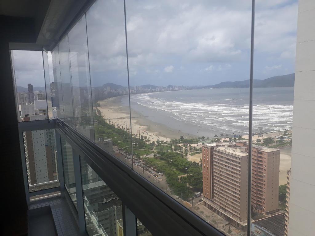  Amplo e Confortável Apartamento em Santos