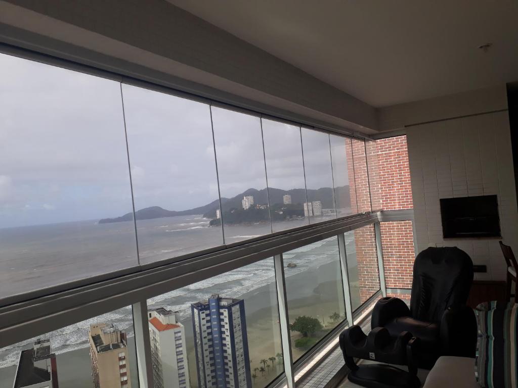  Amplo e Confortável Apartamento em Santos