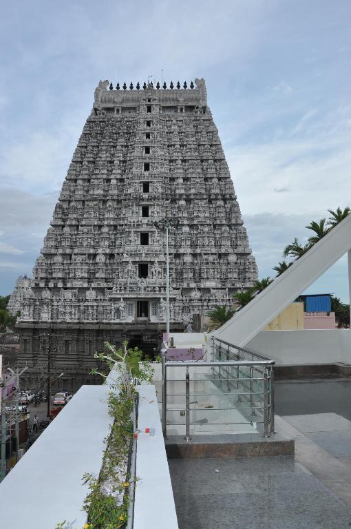 Fotografie z fotogalerie ubytování Sri Sarvesha JS Palace temple view v destinaci Tiruvannamalai