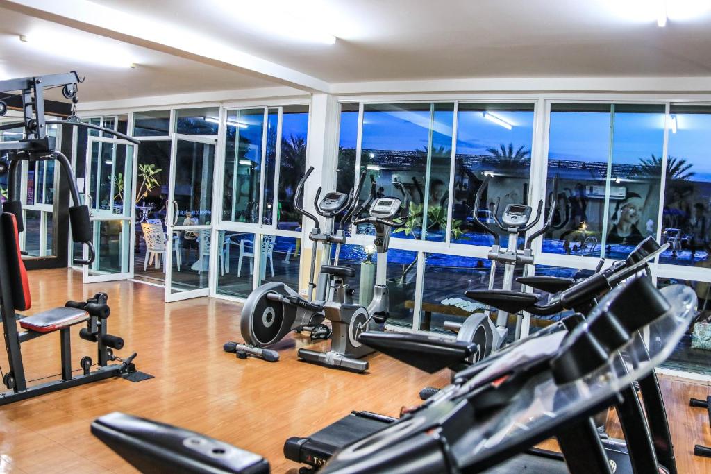 Fitness centrum a/nebo fitness zařízení v ubytování Siamgrand Hotel