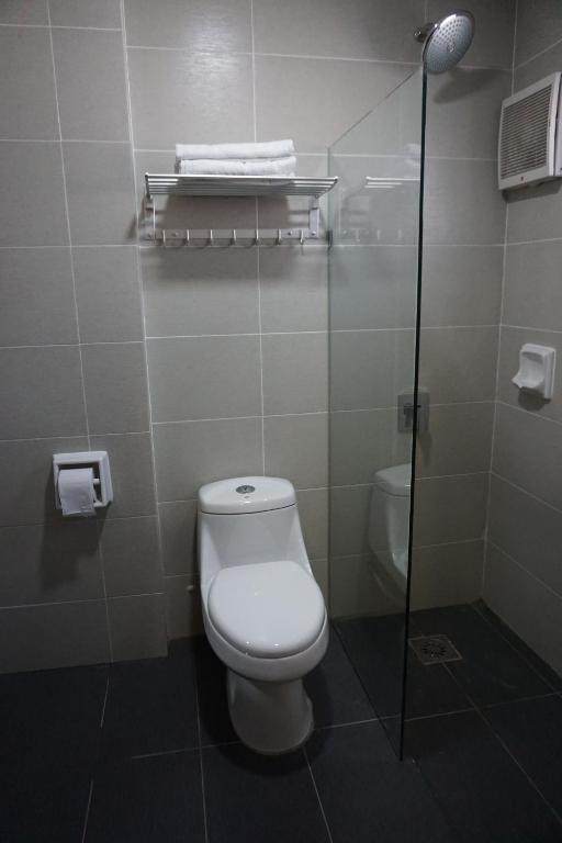 Koupelna v ubytování Yew Hotel