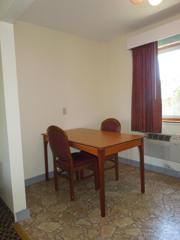 Monticello Motel - Suite Met één Slaapkamer