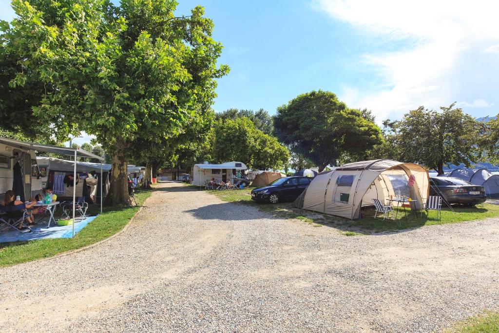 Fotografie z fotogalerie ubytování The Camp by Maggiore Suites v destinaci Maccagno Inferiore