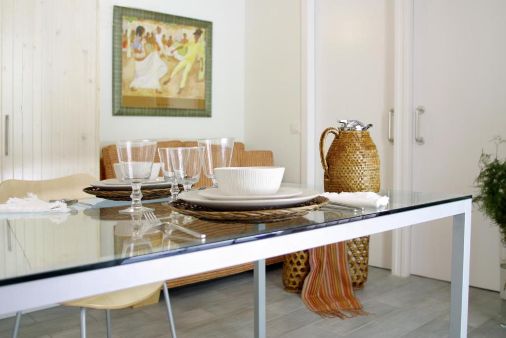 ClassBedroom Barcelona Beach Apartments - Two-Bedroom Apartment - Ground Floor - Calle Meer 34