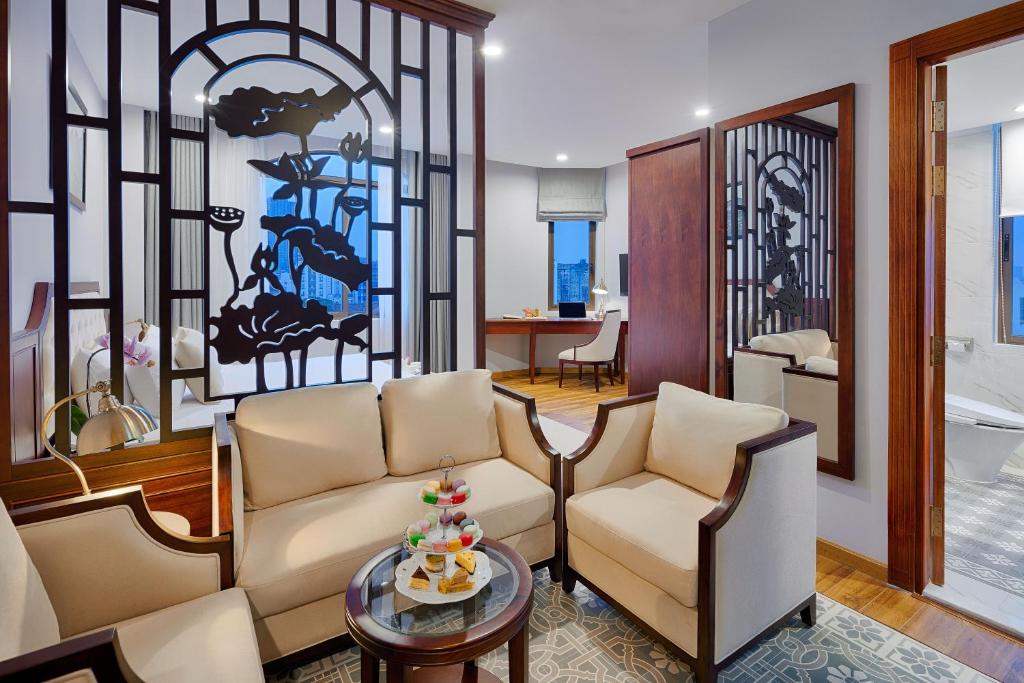 Postumia Suite - Free Afternoon Tea and Free 01 Signature Cocktail