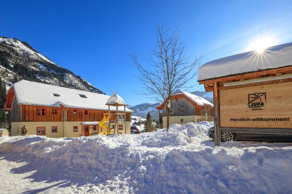 Nespecifikovaný výhled na hory nebo výhled na hory při pohledu z hotelu