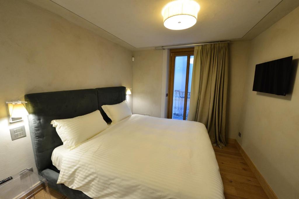 Le Reve Charmant Apartments - Via Sant'Orso,2 - 15