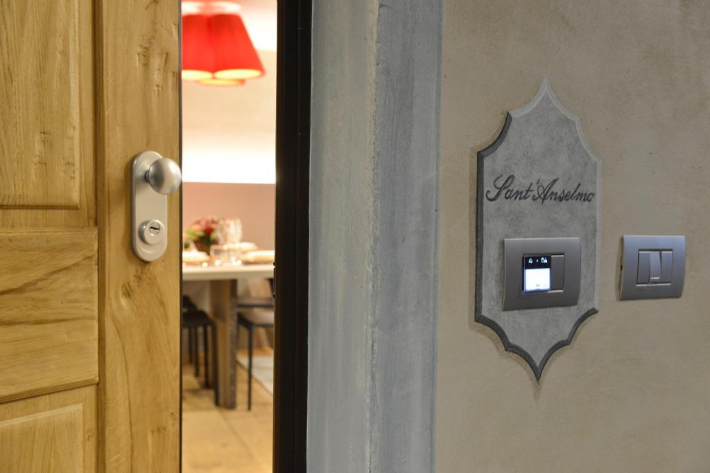 Le Reve Charmant Apartments - Via Sant'Orso,2 - 17