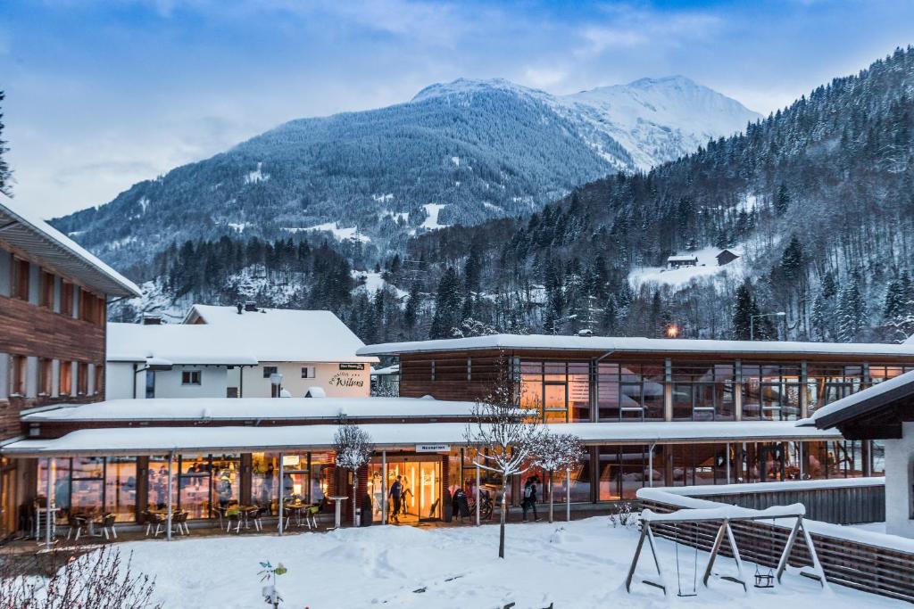Nespecifikovaný výhled na hory nebo výhled na hory při pohledu z hotelu