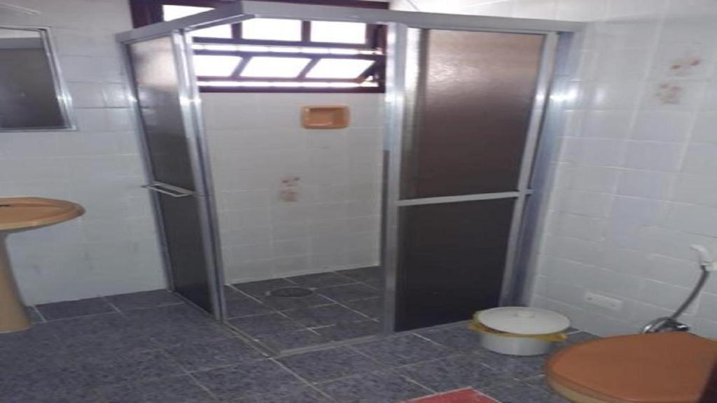  Casa com Piscina Itanhaem