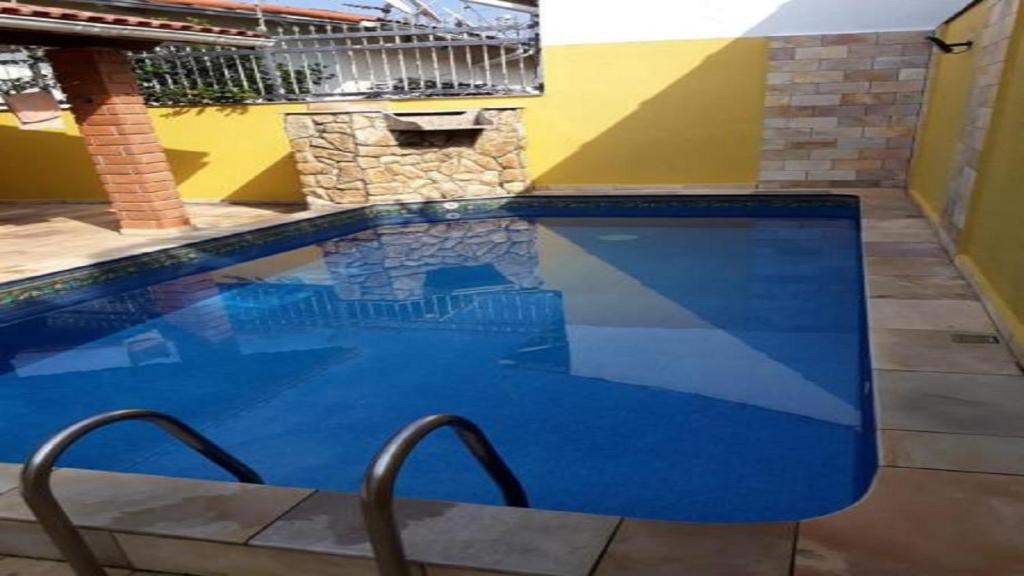  Casa com Piscina Itanhaem