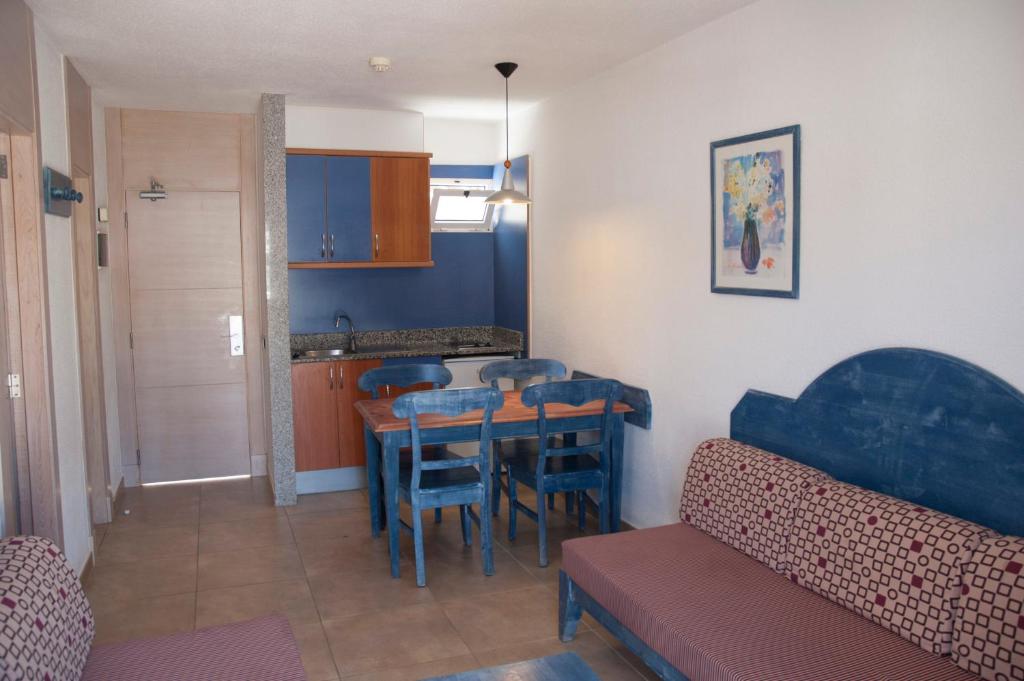 Kuchyňa alebo kuchynka v ubytovaní Cala Nova Apartamentos