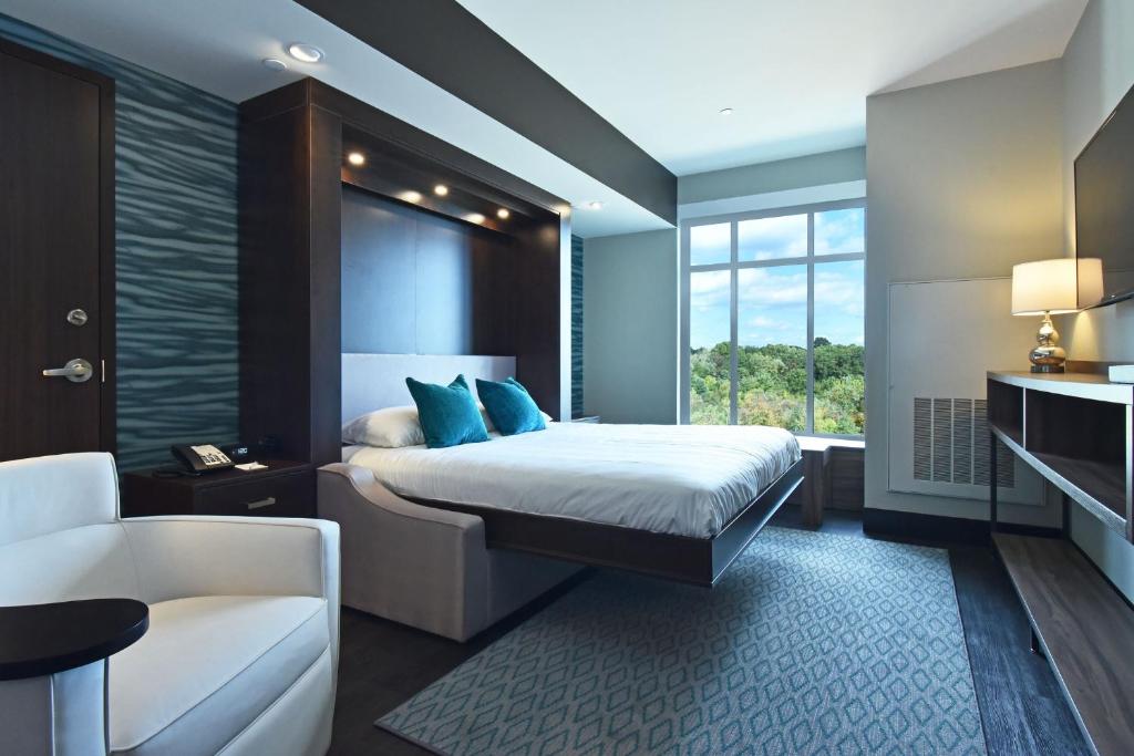 Bally's Twin River Lincoln Casino & Hotel - 