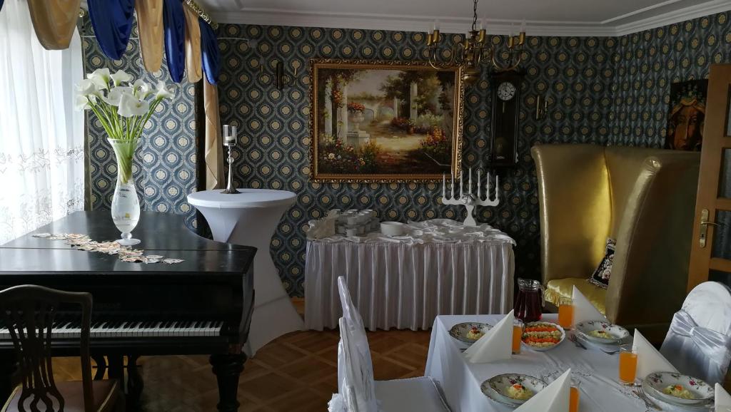 Jídlo v penzionu nebo okolí