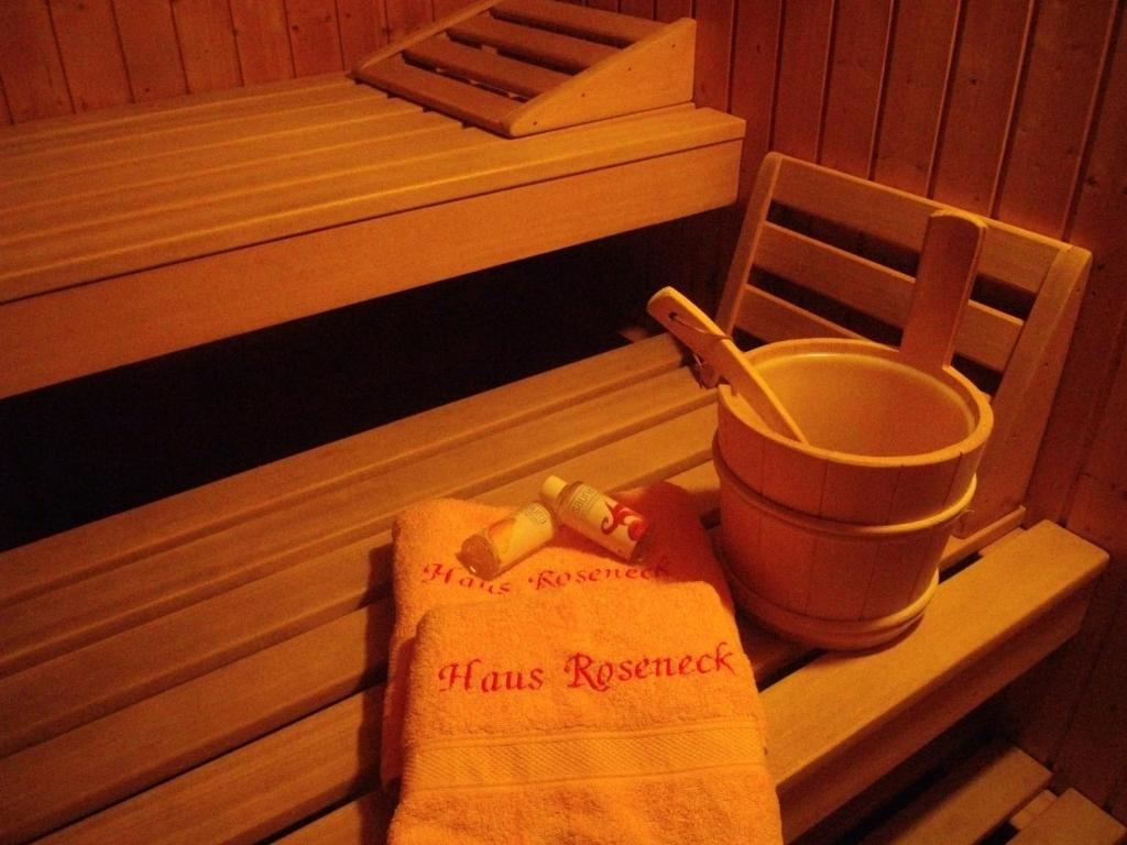 Fotografie z fotogalerie ubytování Haus Roseneck mit gratis Zugang zur Jod-Sole-Therme v destinaci Bad Bevensen