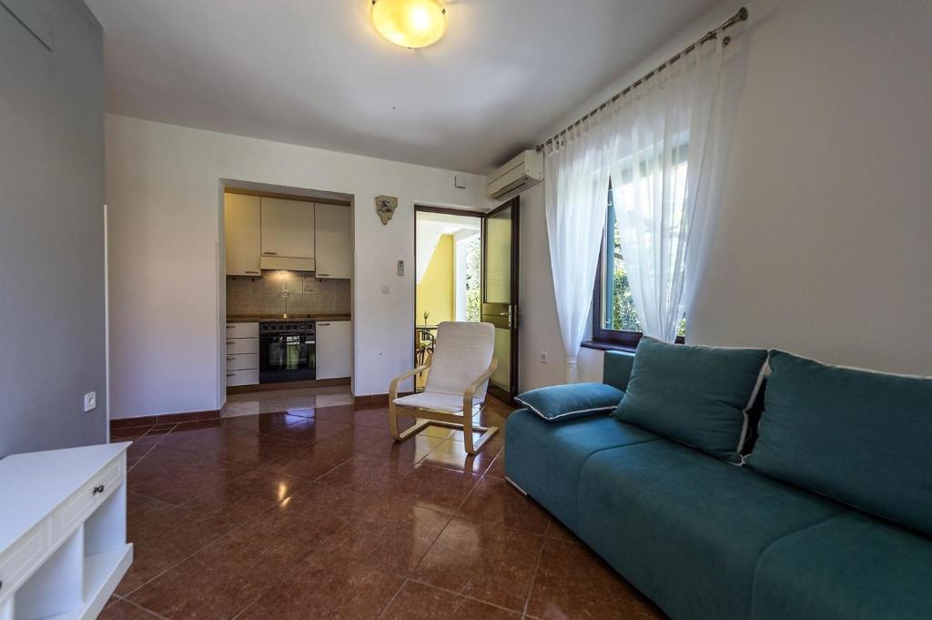 Posedenie v ubytovaní Spacious Three-Bedroom Villa Balun with Pool