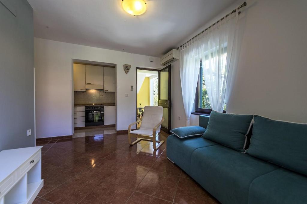 Posedenie v ubytovaní Spacious Three-Bedroom Villa Balun with Pool