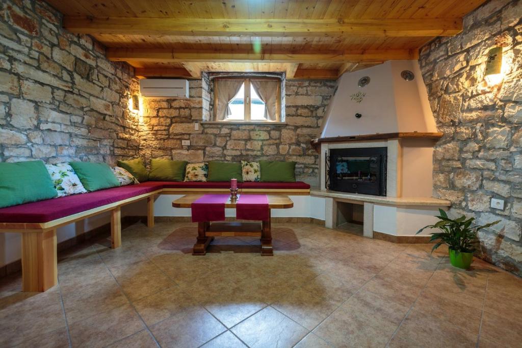 Część wypoczynkowa w obiekcie Didova Villa in the Heart of Istria