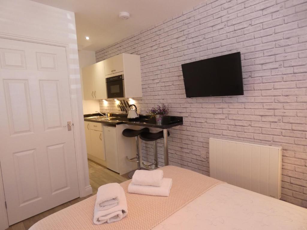Rialto Holiday Apartments - Small Studio - Ground Floor