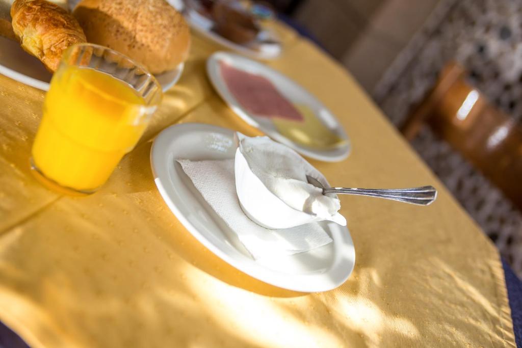 Saint Amon Hotel - 16