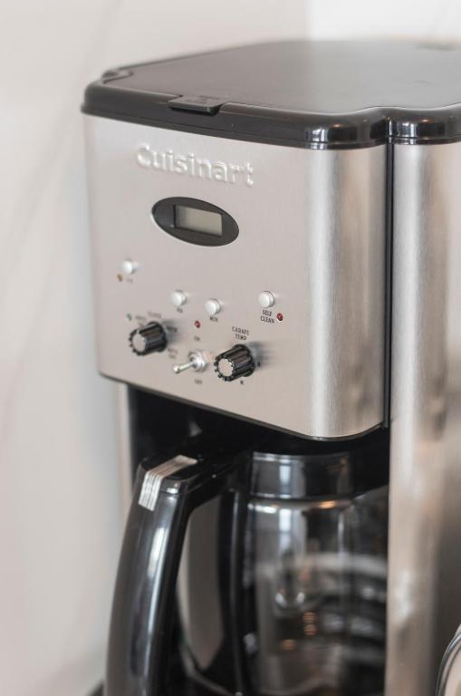 Cuisinart 12- -Cup Classic Black Programmable Coffee maker DCC