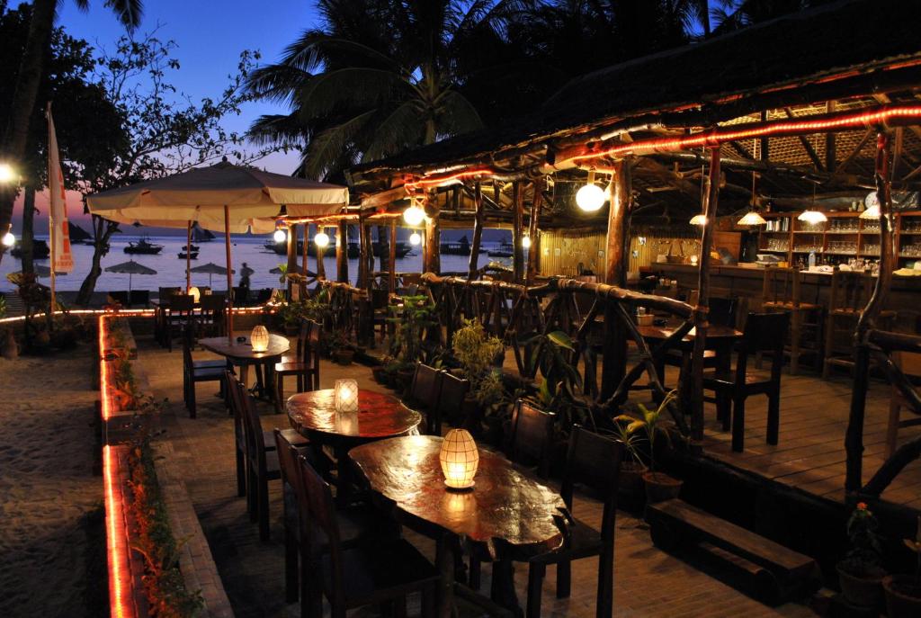 Restaurace v ubytování Surfside Boracay Resort