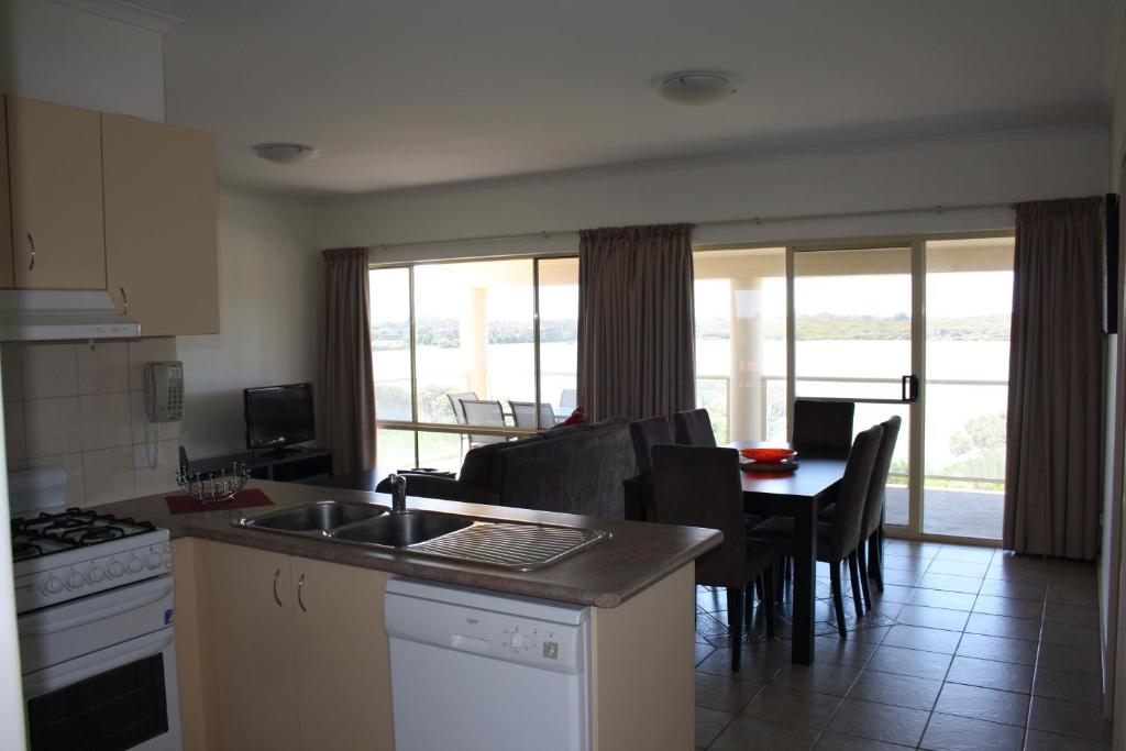 Lakeview Motel and Apartments - Apartamento De Dois Quartos