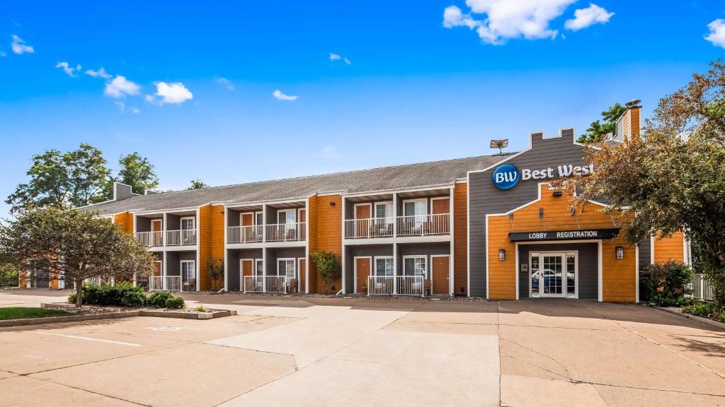 Best Western Galena Inn & Suites - Housity
