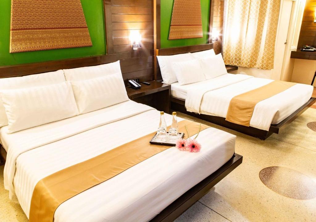D&D Inn Khaosan - Superior Family Room (4 Adults) With Balcony