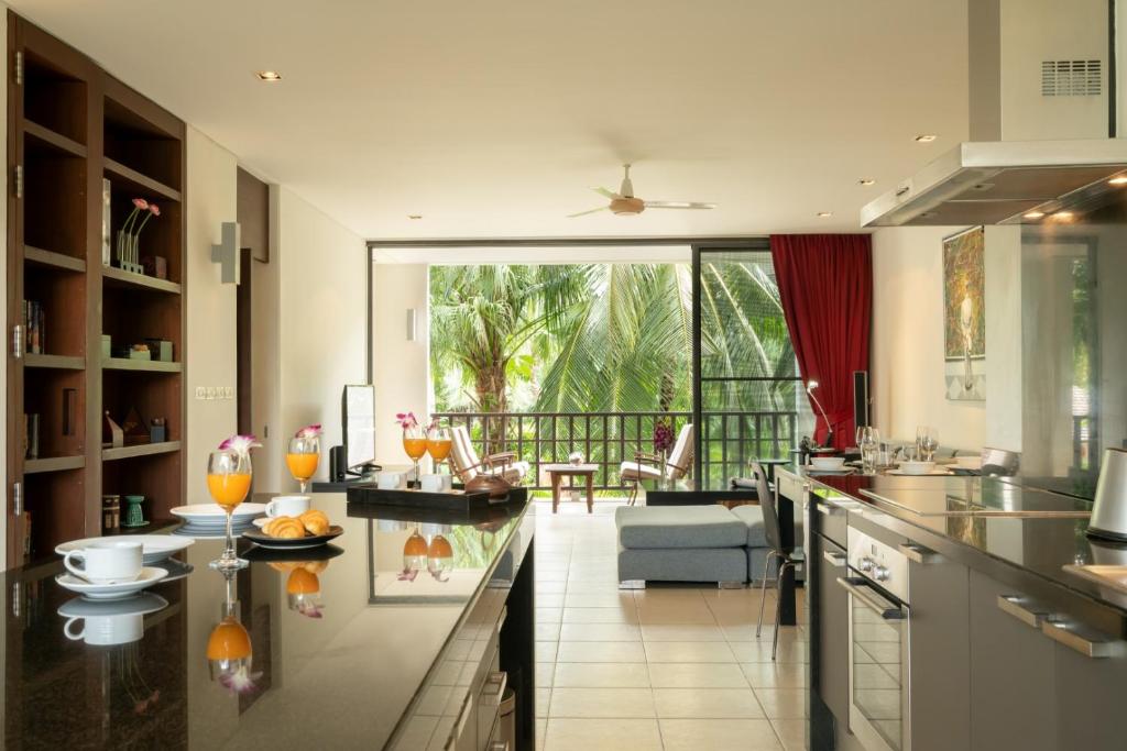 Bangtao Beach Garden by RESAVA - Appartement Met 2 Slaapkamers