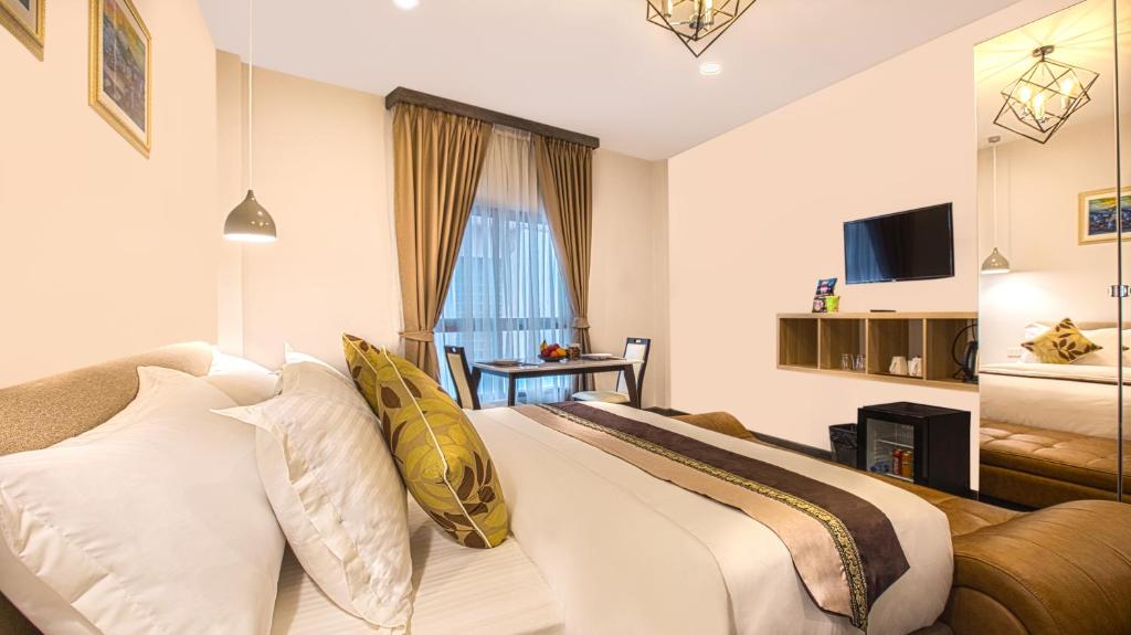 V One Pride-Sukhumvit 22, Bangkok