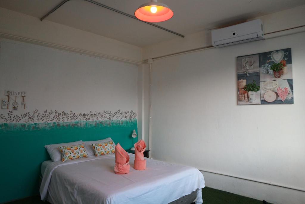 Love CNX Guesthouse - Double Room With Shared Bathroom