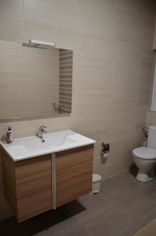 Koupelna v ubytování Lorenza Letting Apartment