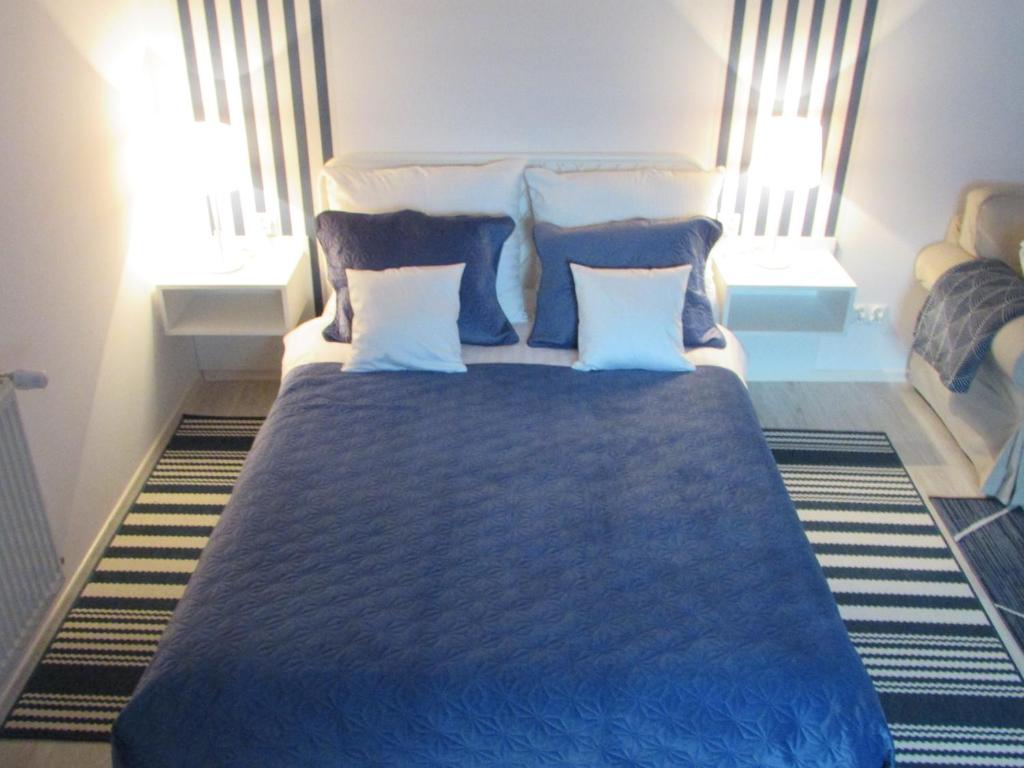 Domek w ogrodzie - 13