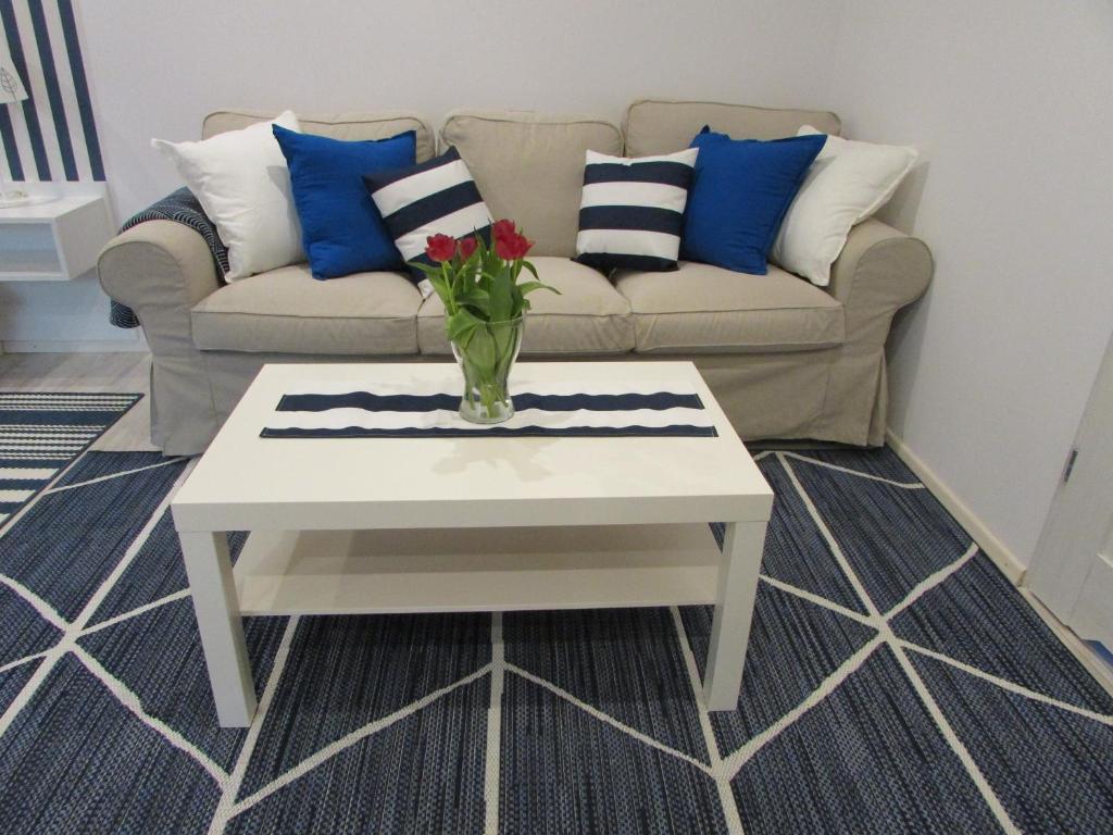 Domek w ogrodzie - 11