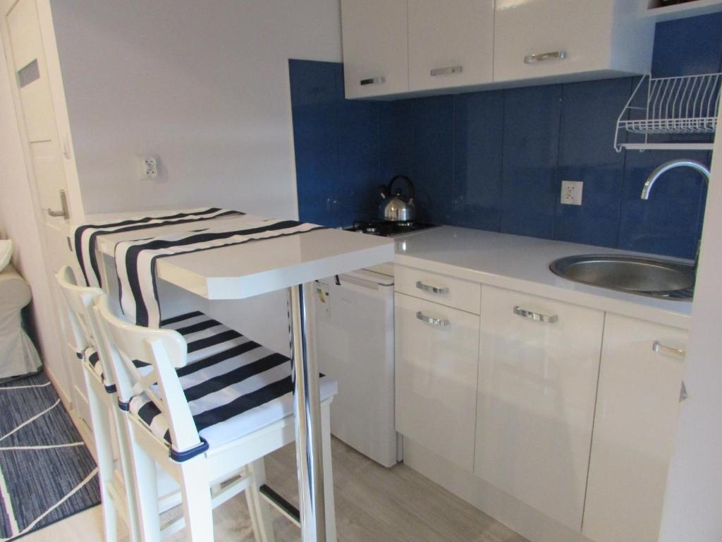 Domek w ogrodzie - 10