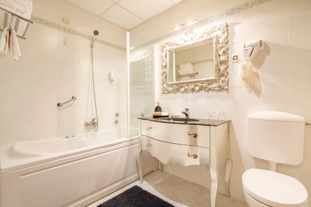 Koupelna v ubytování Hotel Malin