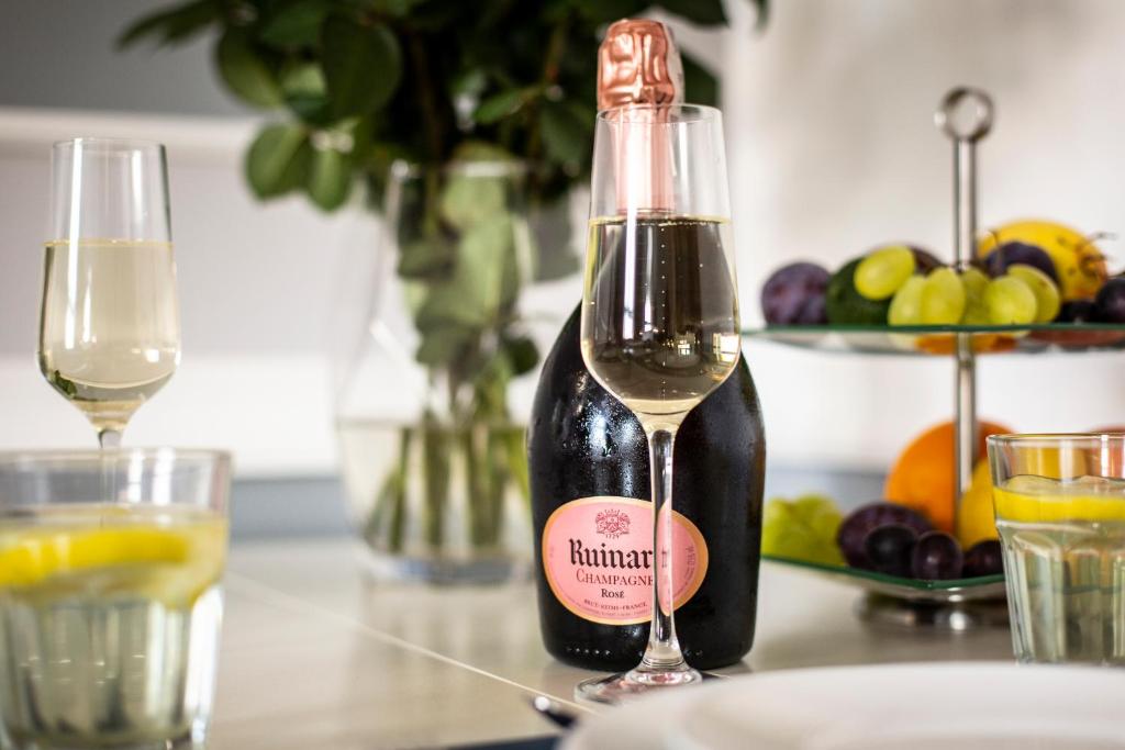 Main Square Apartments - 13