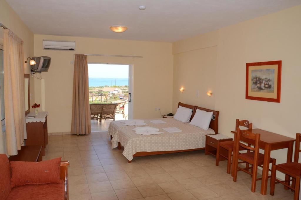 Postel nebo postele na pokoji v ubytování Elafonisos Diamond Resort