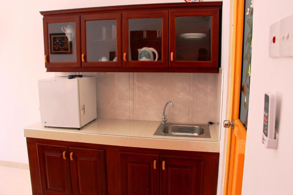 Holiday Fashion Inn - 16