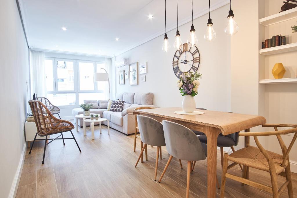 Arjona Riverside Central Deluxe by Valcambre