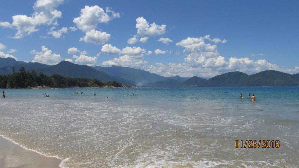  Casa em Maranduba - Ubatuba - 10 pessoas - 100m da praia